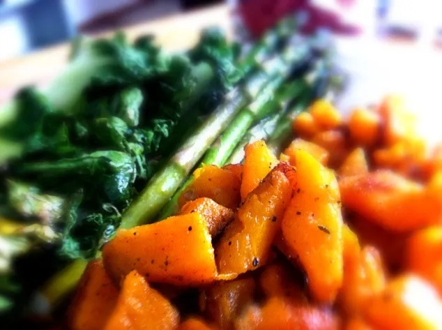 Oven roasted sweet potatoes, asparagus, and broccolini,|virginia frasseさん