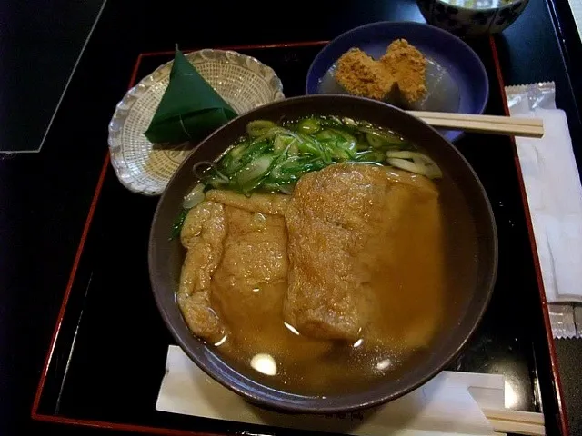 きつねうどん、笹の葉寿し、わらび餅セット@道頓堀今井|Sumichanさん