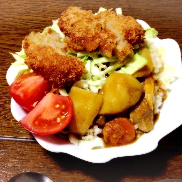 Snapdishの料理写真:コロッケカレー丼！|ayamenさん