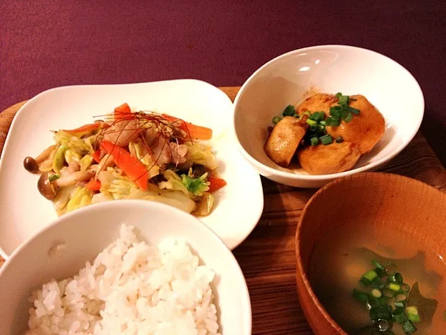 野菜炒めと里芋の煮物の夜ご飯|よよさん