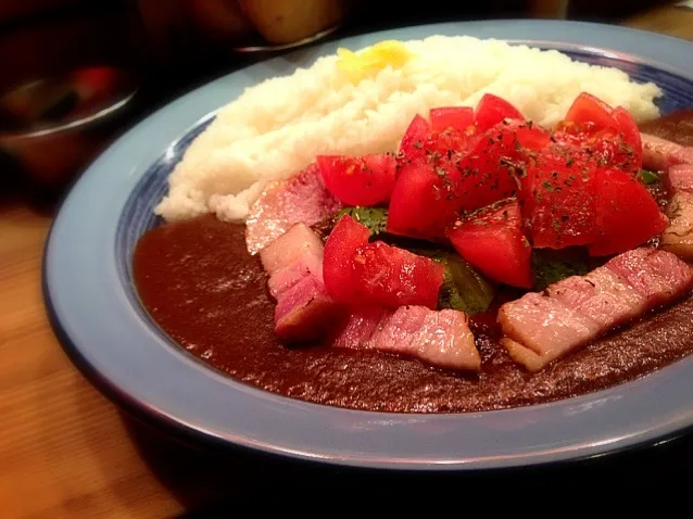 アボカドベーコントマトカレー|hirotomoさん