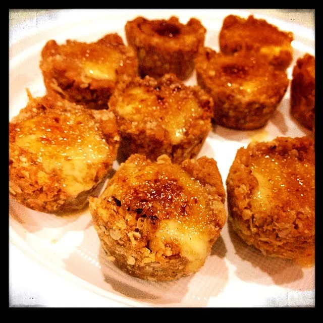 Anzac Day Biscuit Creme brûlée Bites with cinnamon sugar|moonbunnyさん