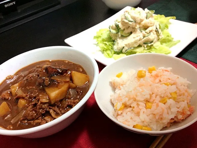 ビーフシチューと鮭とコーンの炊き込みご飯|やまもときょうかさん