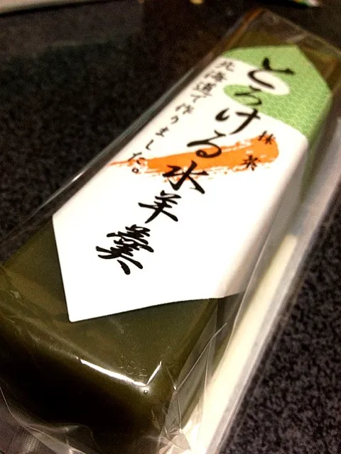 Snapdishの料理写真:#夜おやつ とろける水羊羹(抹茶)。とろけ過ぎてどんどん食べれちゃう♪♪ 羊羹は飲み物！|ms903さん