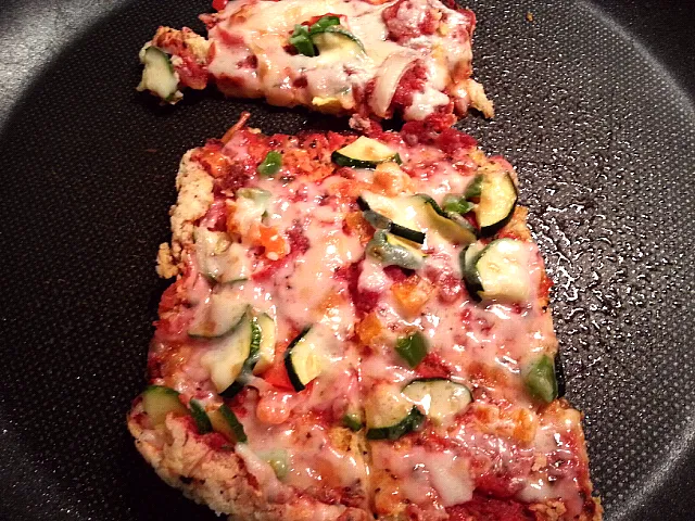 cauliflower crust pizza|alisonさん