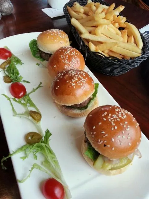 Beef Sliders with French Fries|Agnes Jeoさん