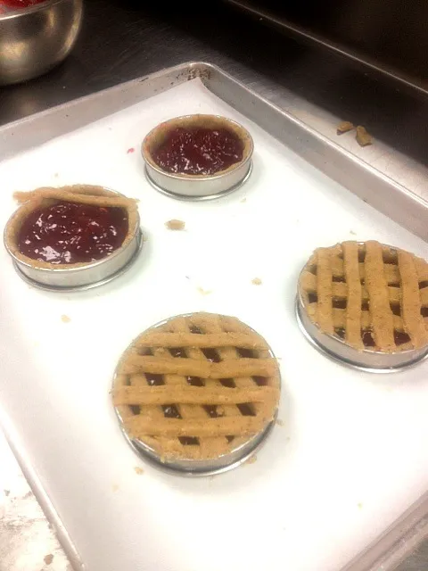 Snapdishの料理写真:Linzer Tart|Steven Turknettさん