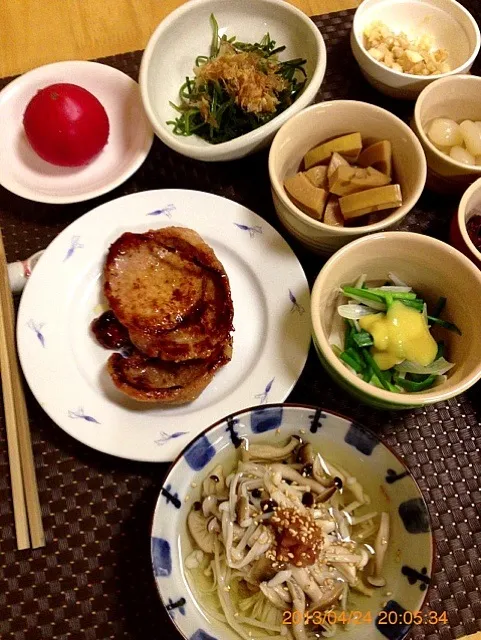 豚味噌漬け焼きと キノコの白だし浸しの晩ご飯|ちかさん