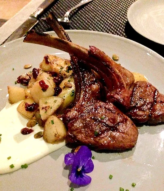 Grilled lamb rack, potatoes and pears|Mei Meiさん