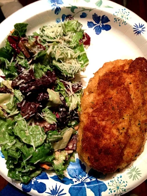 Mozzarella and pepperoni stuffed chicken breast with Caesar salad|Elise Templetさん