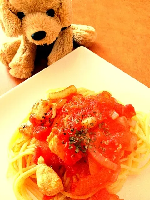 鳥肉と新玉ねぎのトマトパスタ|くまこさん