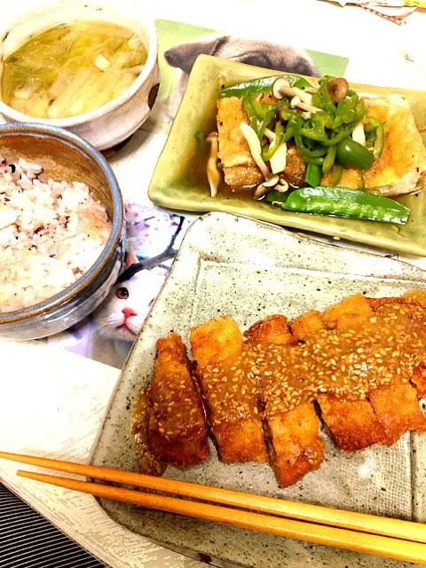 Snapdishの料理写真:豚カツの胡麻味噌タレ＊厚揚げの餡掛け＊大根の味噌汁＊五穀ご飯|みなさん