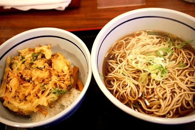 Snapdishの料理写真:ミニかき揚げ丼セット|マハロ菊池さん