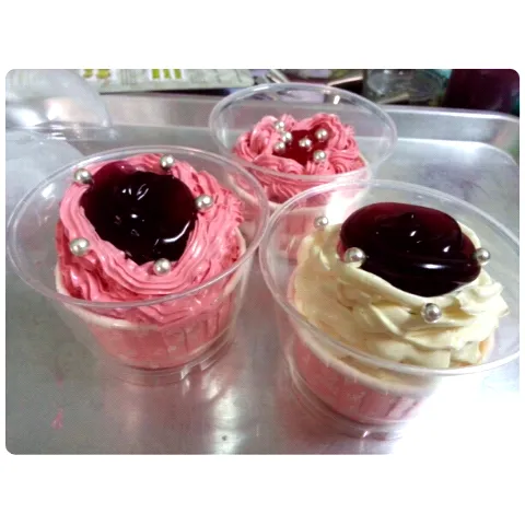 Butter Cupcake Fruit jam By: Sweety Lady Pops|Sweety Lady Popsさん