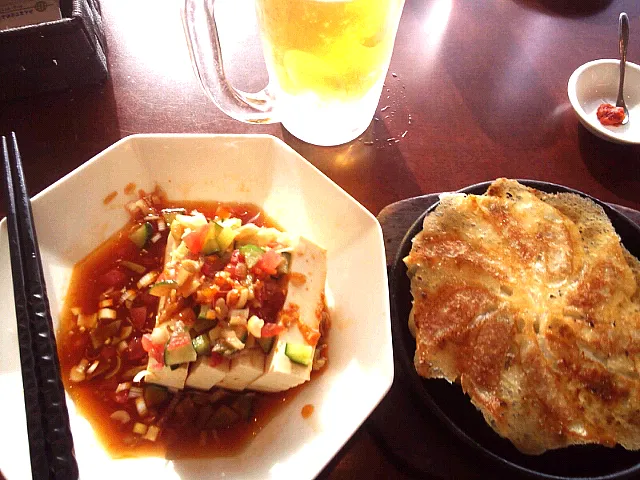 福岡空港・中華菜飯の生ビール、中華風冷や奴、一口餃子|すーさん