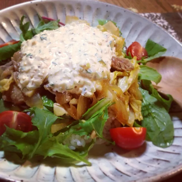 豚肉の甘酢丼 たっぷりタルタルソース添え♡|おかなさん