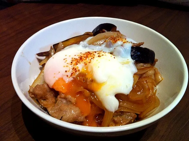 豚バラと茄子と新玉ねぎの丼ぶり|Rinaさん