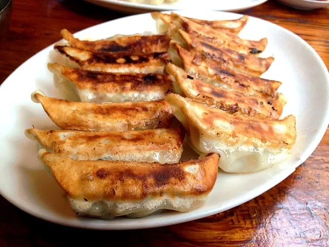 Snapdishの料理写真:Yaki gyoza|willzさん