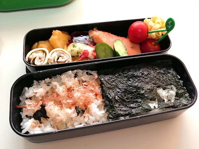 Snapdishの料理写真:鮭弁当|Mikaさん