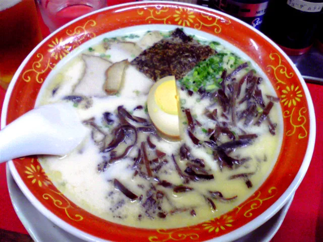 Snapdishの料理写真:熊本・赤のれんのきくらげラーメン|すーさん