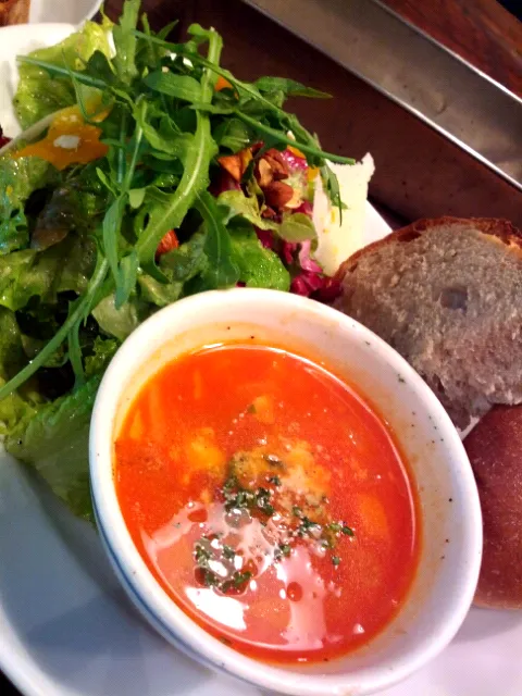 salad with breads and soup lunch|satokaさん