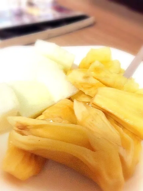 Snapdishの料理写真:Jackfruit, Honeydew Melon, Pineapple|Candyさん