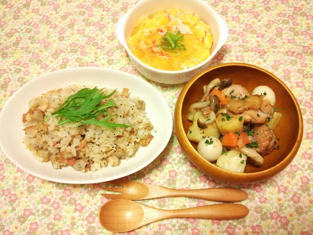 鶏肉とじゃがいもの蒸し煮☆鮭とレンコンとベーコンのチャーハン☆かに玉あんかけ(^ー^)|まゆみさん