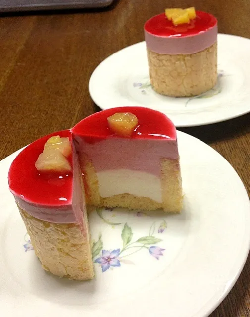 ラズベリーとパイナップルのケーキ|きいちごもーぐりさん