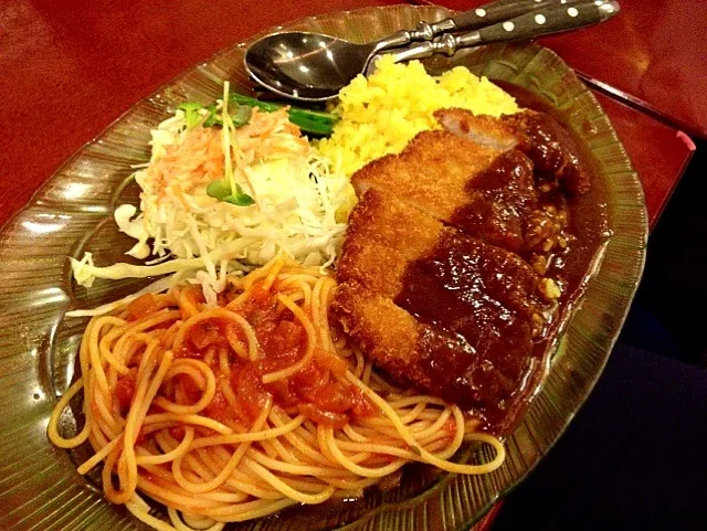 Pork cutlet , spaghetti Napolitana and pilaf                        トルコライス☀|Minia♥️さん