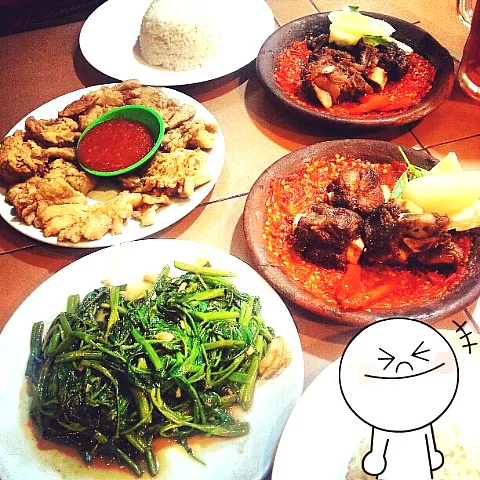 iga penyet with kangkung n mushroom crispy (INDONESIAN FOOD)♡|catherina irawanさん