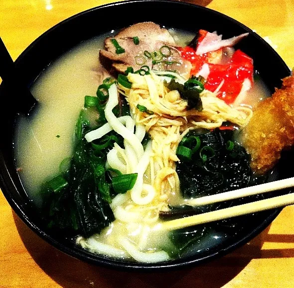 udon noodles w/ seaweed, tempura, crabmeat, beef|melbourne, australiaさん