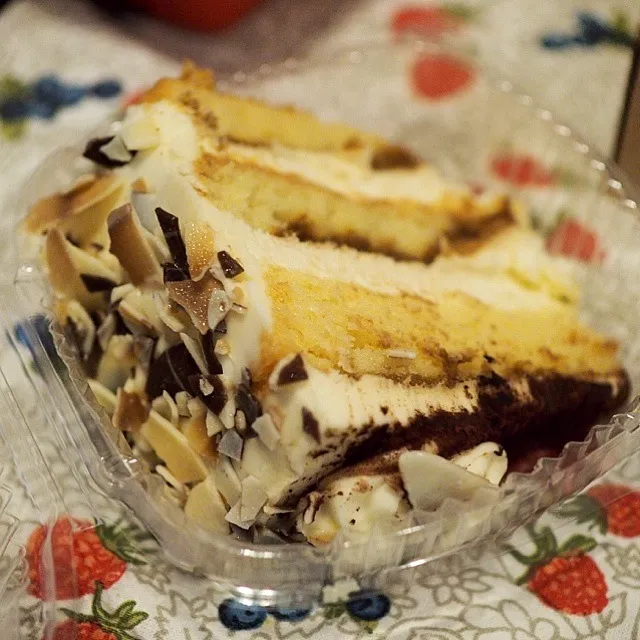 Snapdishの料理写真:Tiramisu Slice|PoPPaPさん