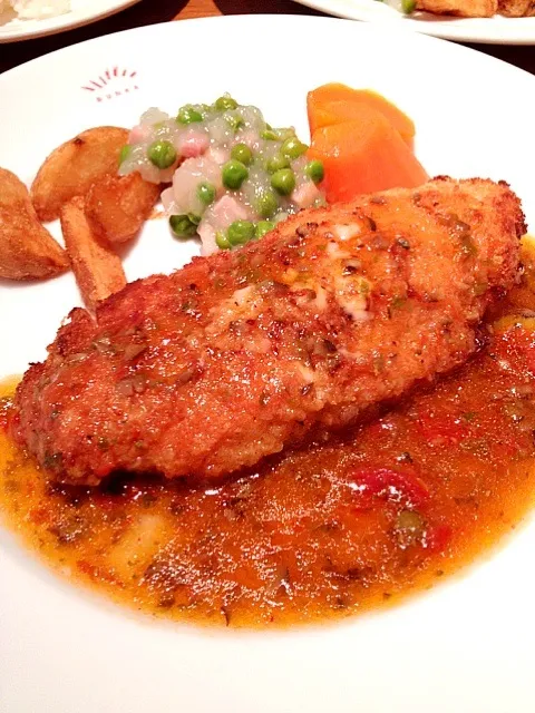 Lunch yesterday! A chicken cutlet|luigi occiさん