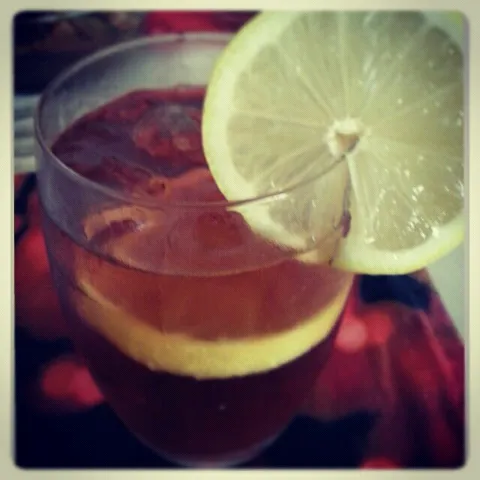 Refreshing lemonade ice tea for the summer heat!   :D|carolyn turianoさん