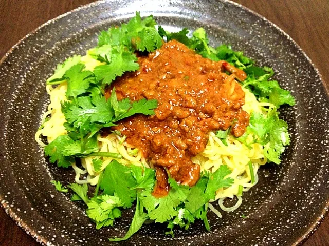 香菜たっぷりジャジャン麺🍴😋|SANJI🍻🍴😍さん