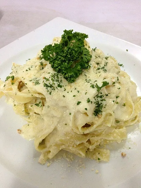 pasta with alfredo sauce|josielyn bolisayさん