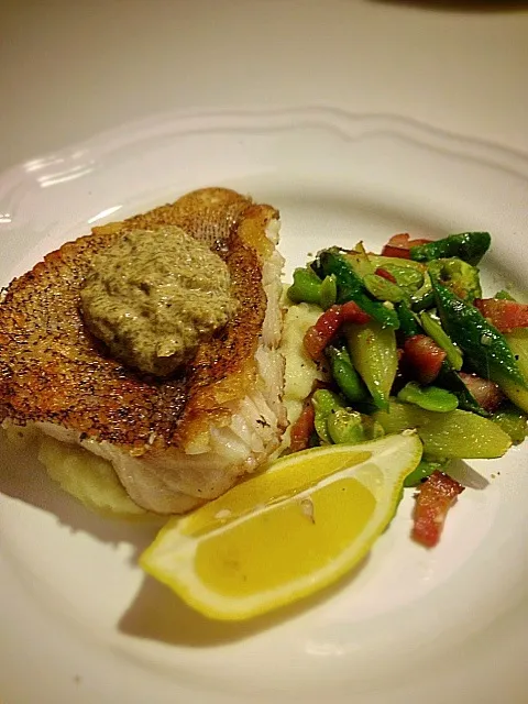 Pan fried grouper with Japanese tartare sauce,saute broad beans and asparagus with pancetta,wasabi mash|Povii Poさん