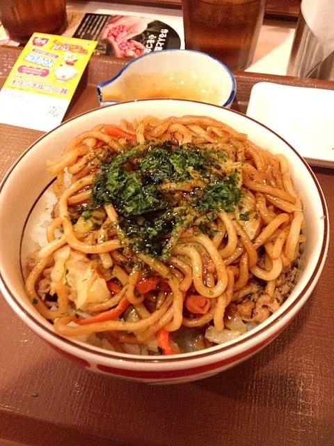 Snapdishの料理写真:焼きそば牛丼|まこさん