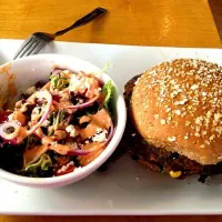 Black bean veggie burger with salad|Dawn Sticklenさん