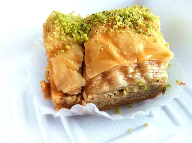 Baklava (sweet pastry layers with pistachios, walnuts, honey etc.)|Juliee ~ ジュリーさん