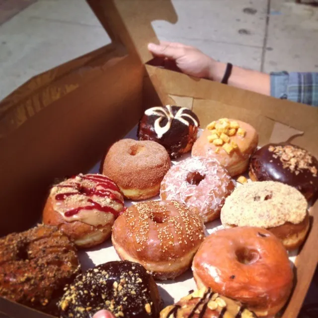 All sorts of doughnuts! Buttered toast was the best.|lee ramsayさん