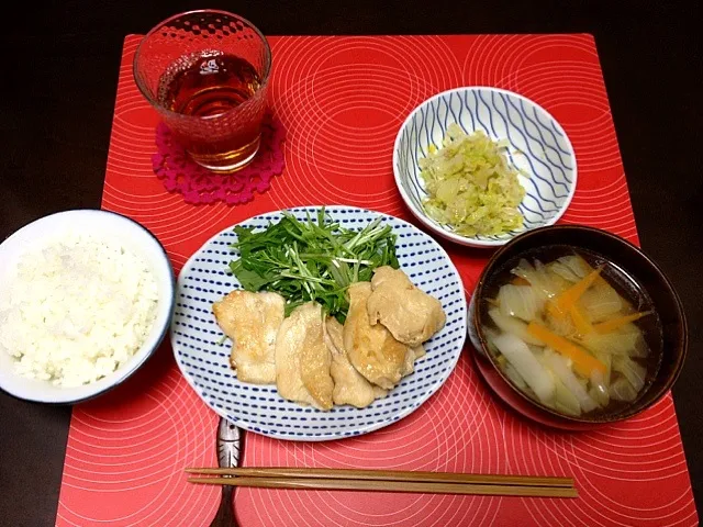 Snapdishの料理写真:胸肉のやわらか炒め、キャベツのナムル、野菜スープ|ayaさん