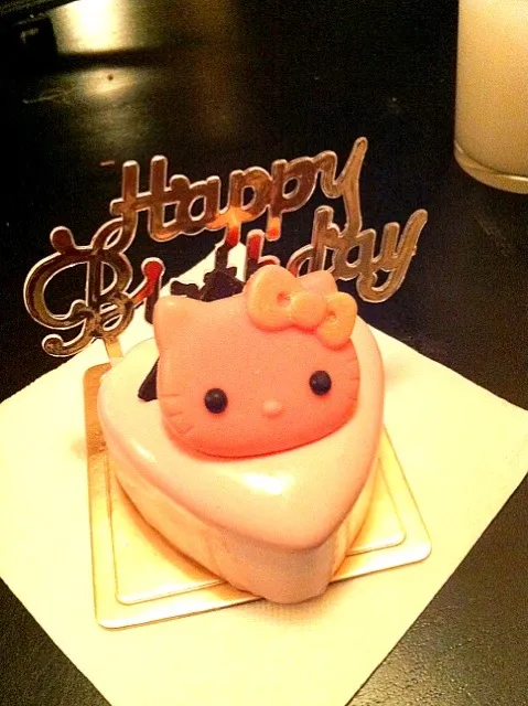 Snapdishの料理写真:Hello Kitty cake|y.kさん