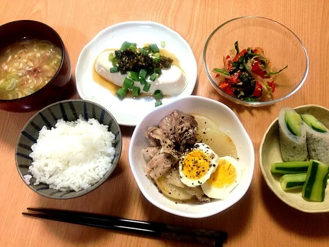 Snapdishの料理写真:いつかの普通の晩ご飯(*^^*)大根と豚バラの塩麹炒め煮|machikoさん