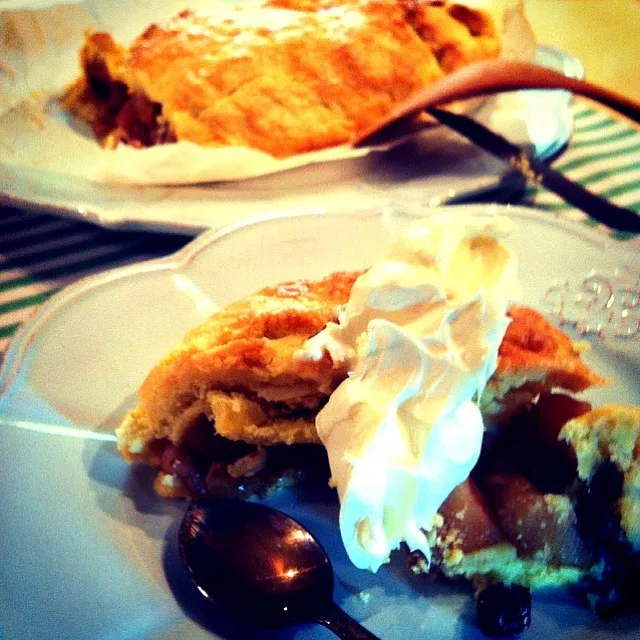 Spiced Apple Walnut Pie with Parmesan Cheese Crust.|tayukoさん