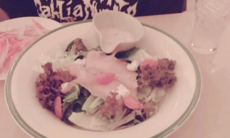 Snapdishの料理写真:salad salmon|kmlnkさん