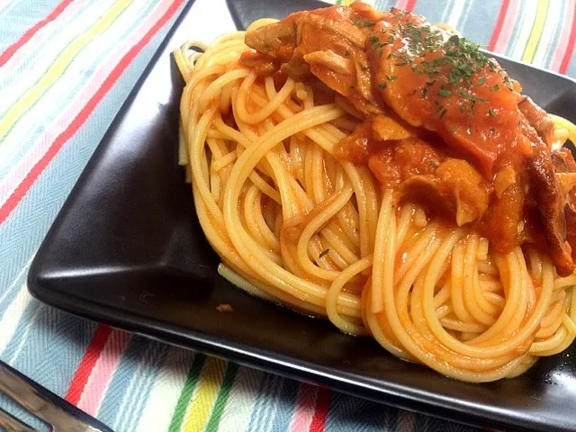 Snapdishの料理写真:ツナとちくわのトマトソースパスタ|しょおんくさん