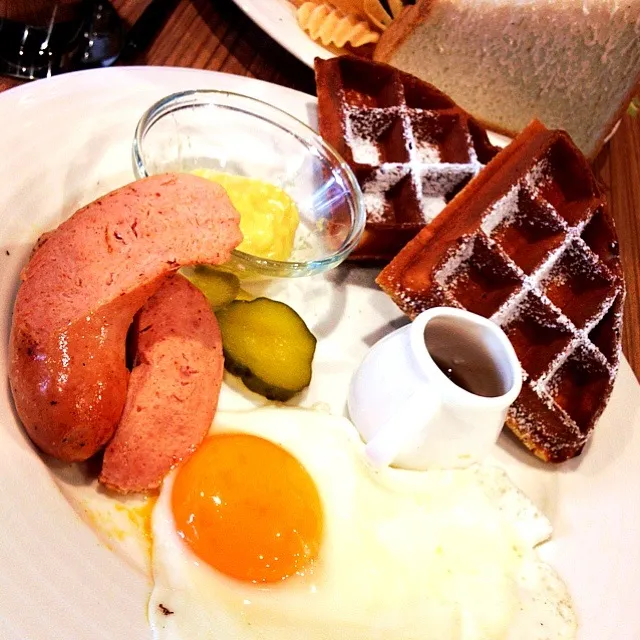 Waffle & Sausage|tzean chenさん