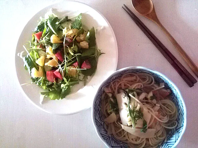 夏みかんサラダと筍スープパスタ 鰹だし:-)|えみいさん