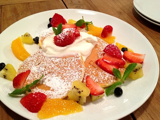 Pancake with fruits and cream|あやさん